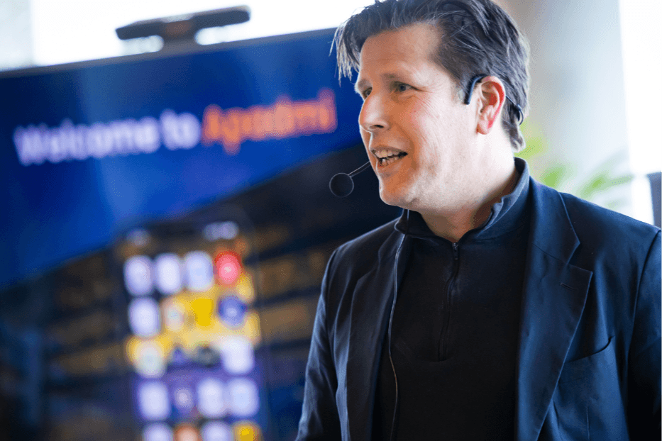 Tim Apadmi x Friends